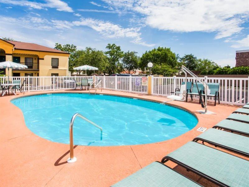 Howard Johnson By Wyndham Panama City Extérieur photo