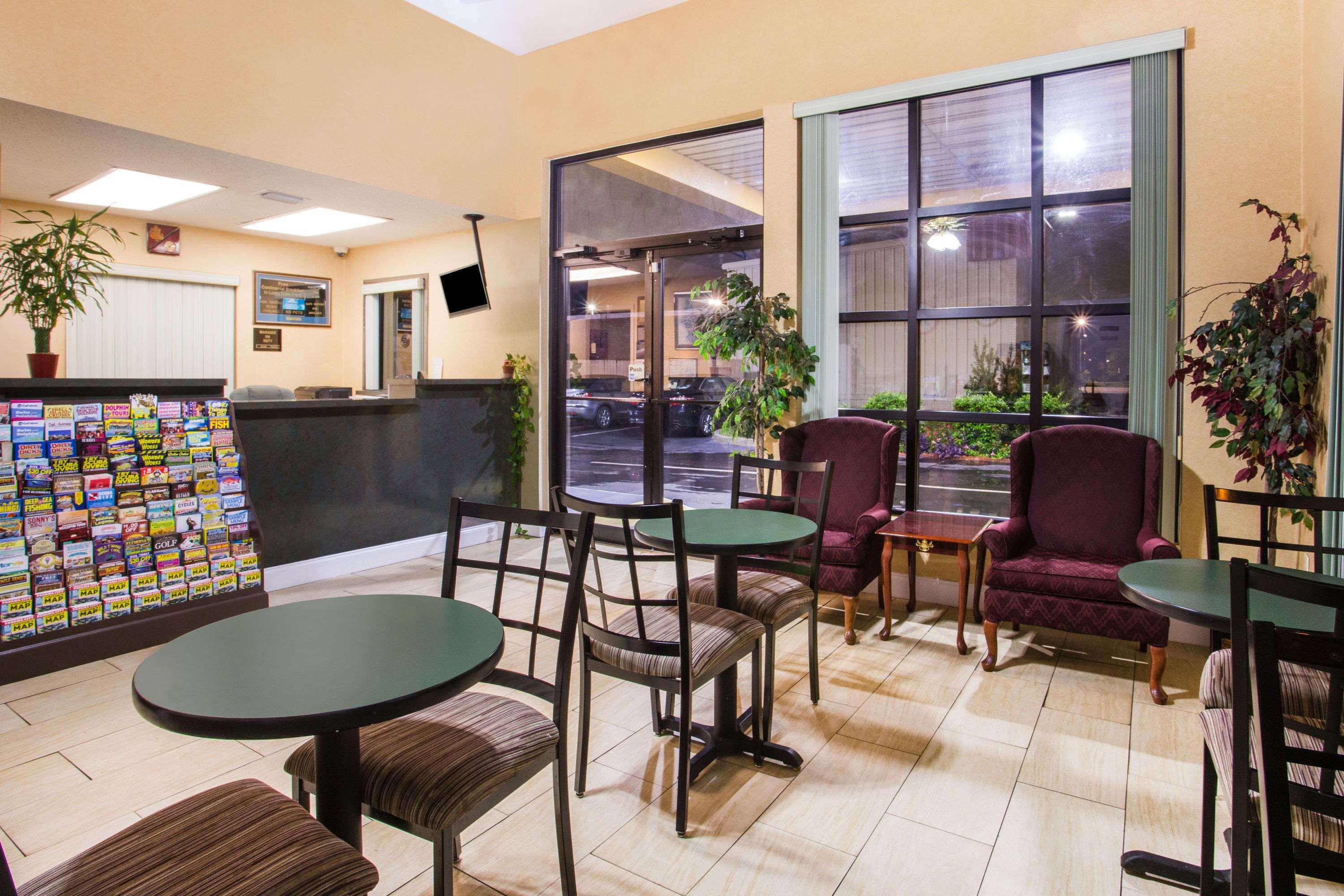 Howard Johnson By Wyndham Panama City Extérieur photo